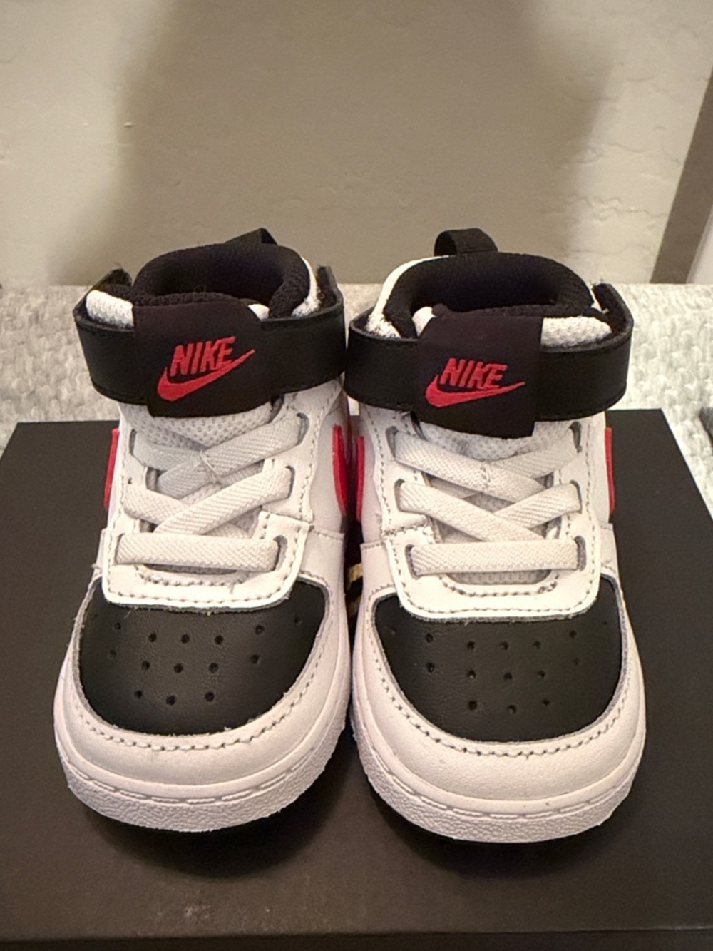 Nike Kids Sneakers White Black Red